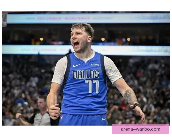 东契奇首节砍17分一度离场后强势回归 实现生涯5000分里程碑 东契奇首节砍17分一度离场后强势回归 实现生涯5000分里程碑